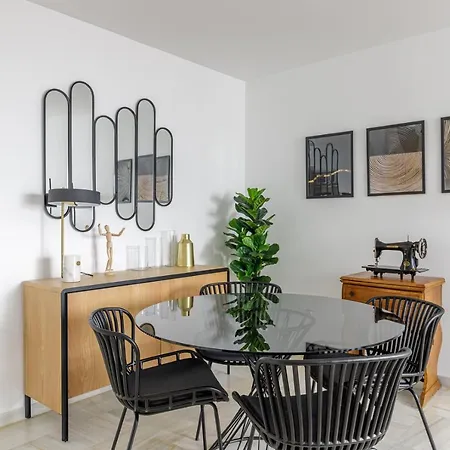 Caleta Homes - Pompidou